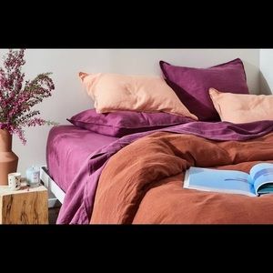 Brooklinen Queen Sheet Set - Linen - Berry
